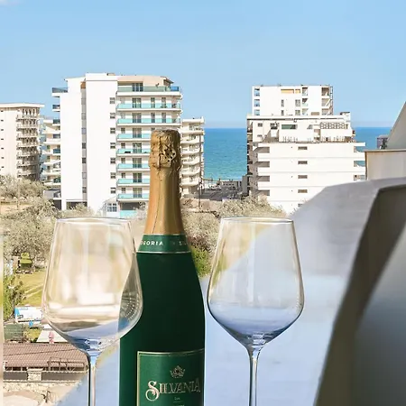Apartment Rayan In Odyssey Pool & Fitness-parking Mamaia